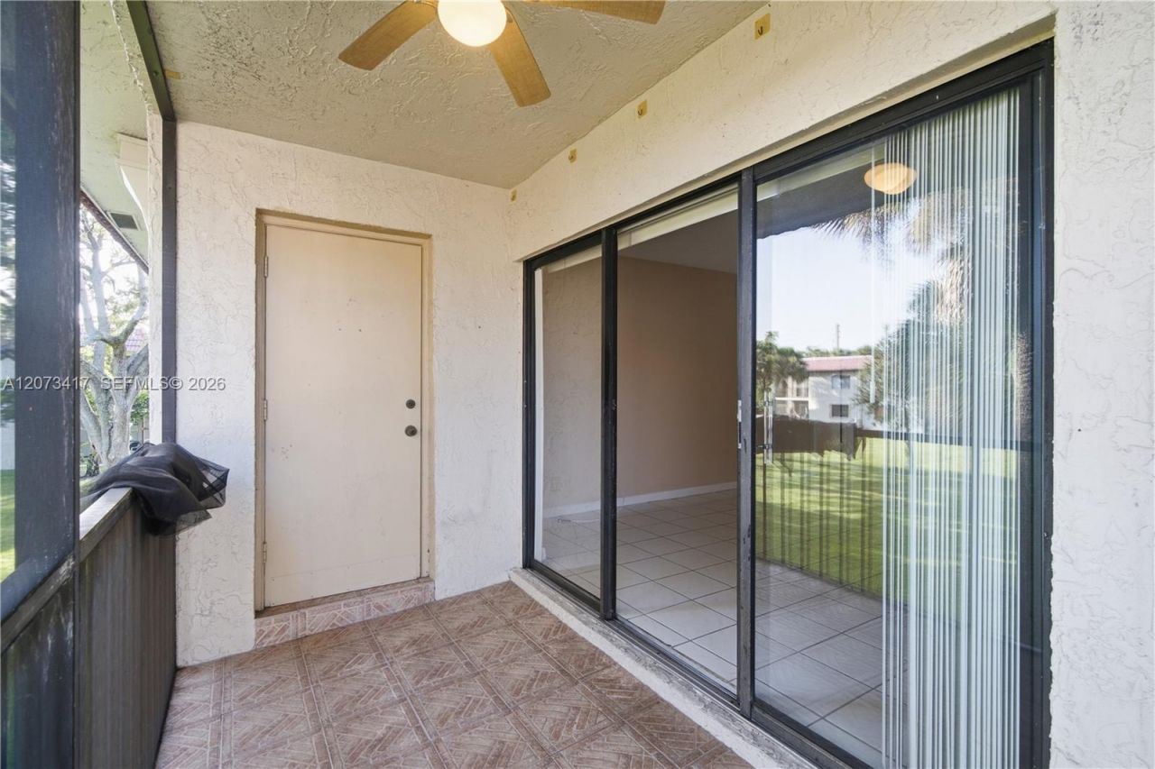 16252 Laurel Dr , Unit 201, Weston, FL 33326 Photo