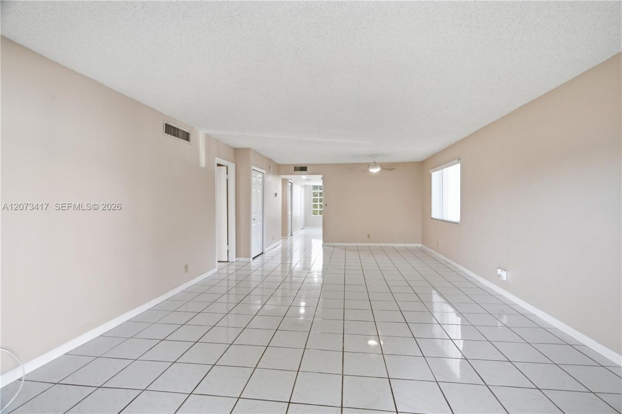 16252 Laurel Dr , Unit 201, Weston, FL 33326 Photo