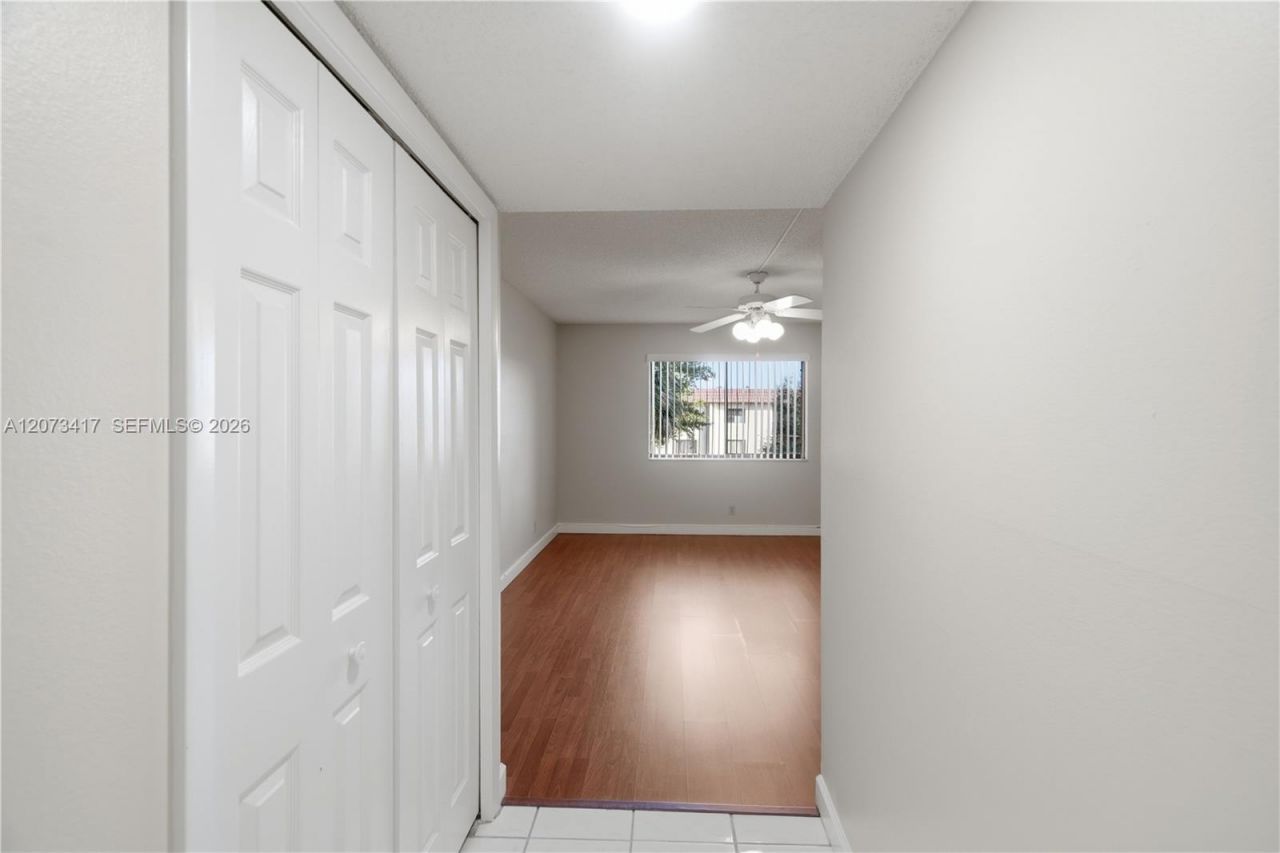 16252 Laurel Dr , Unit 201, Weston, FL 33326 Photo