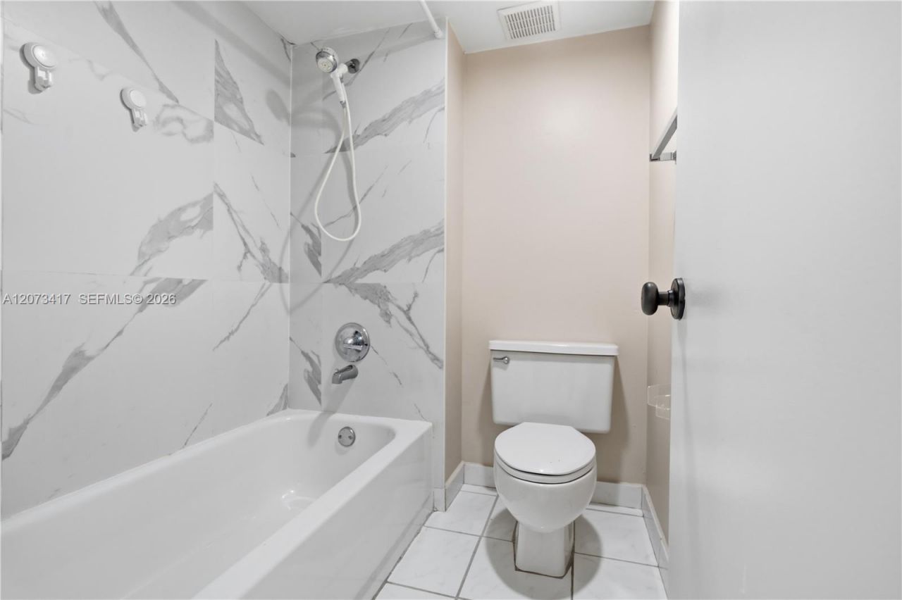 16252 Laurel Dr , Unit 201, Weston, FL 33326 Photo