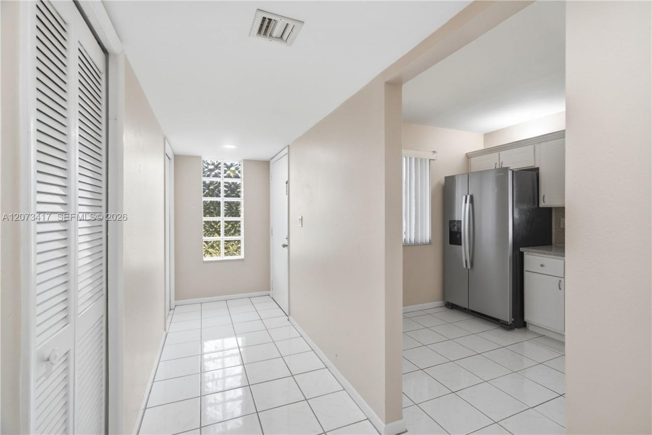 16252 Laurel Dr , Unit 201, Weston, FL 33326 Photo