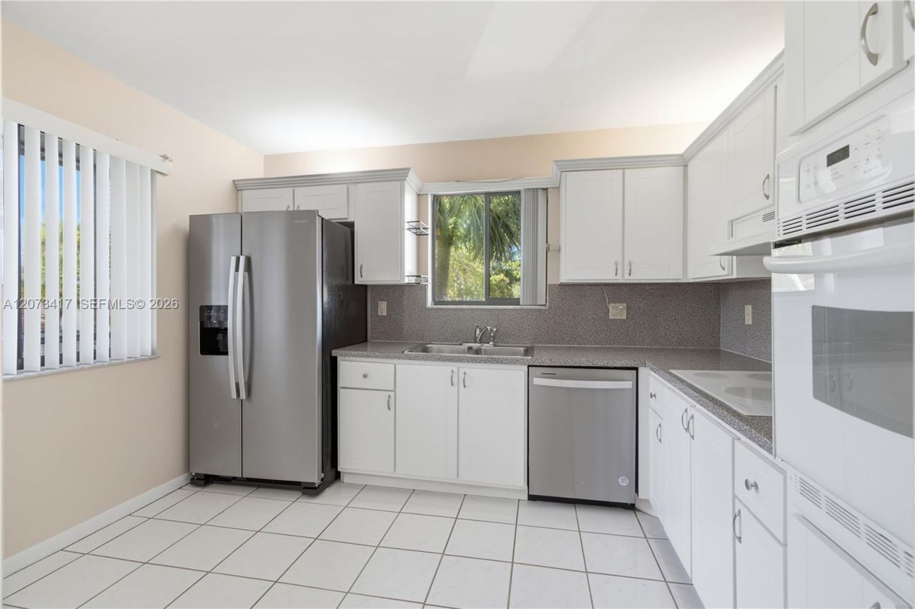 16252 Laurel Dr , Unit 201, Weston, FL 33326 Photo