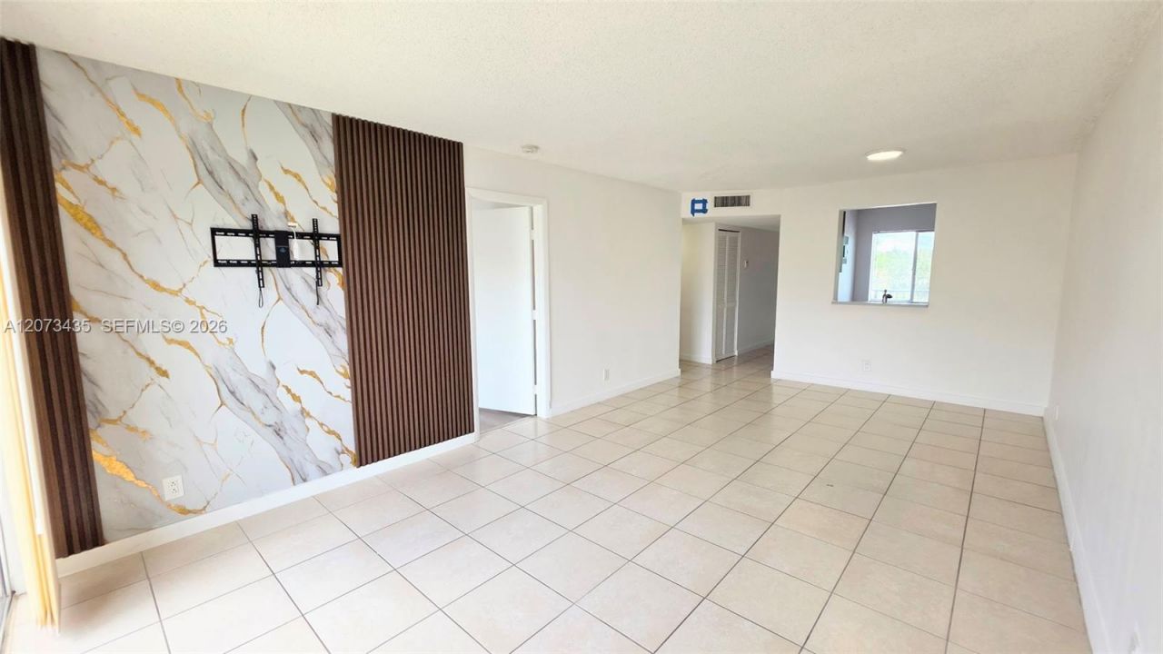 8620 N Sherman Cir , Unit 306, Miramar, FL 33025 Photo