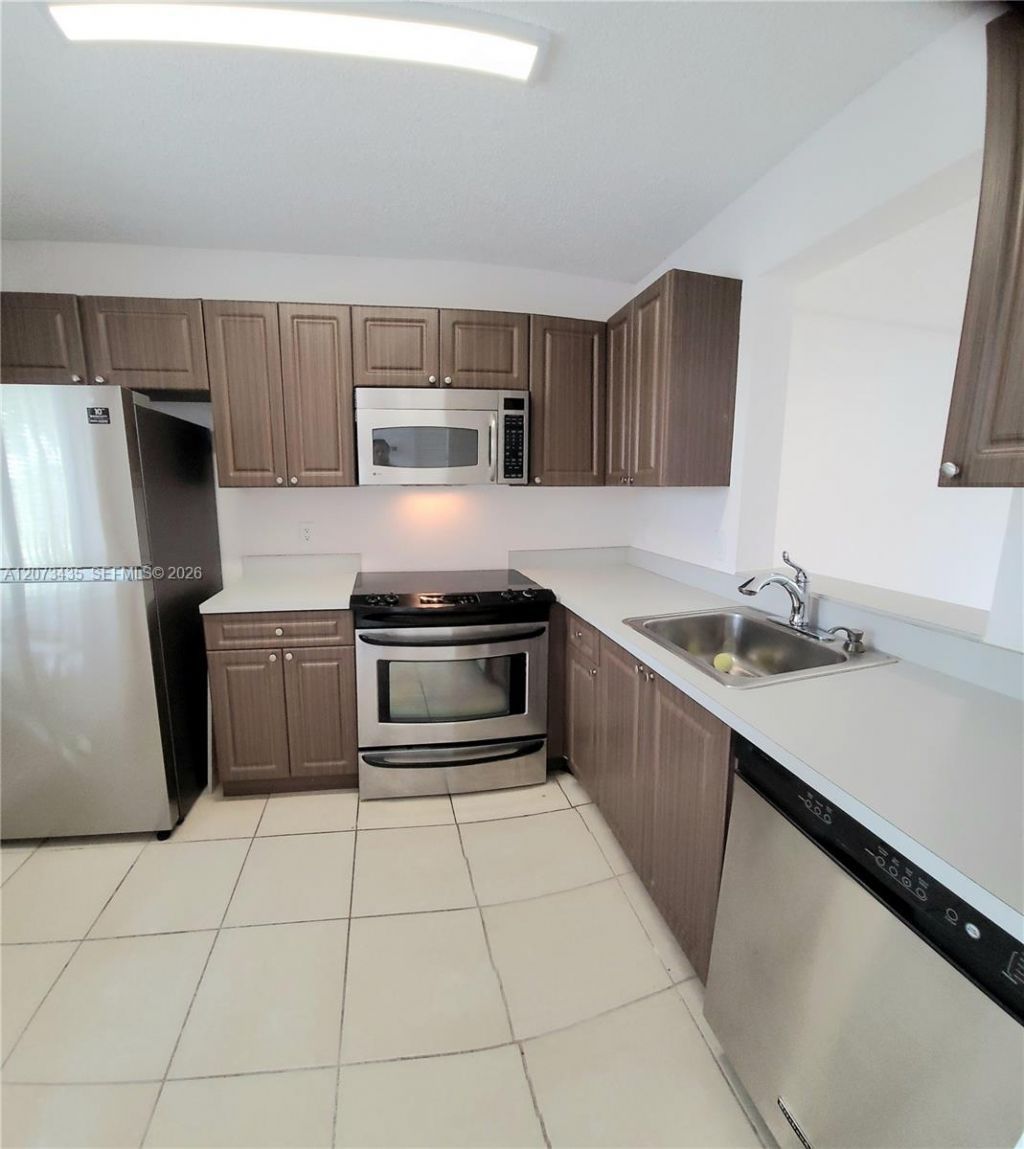 8620 N Sherman Cir , Unit 306, Miramar, FL 33025 Photo