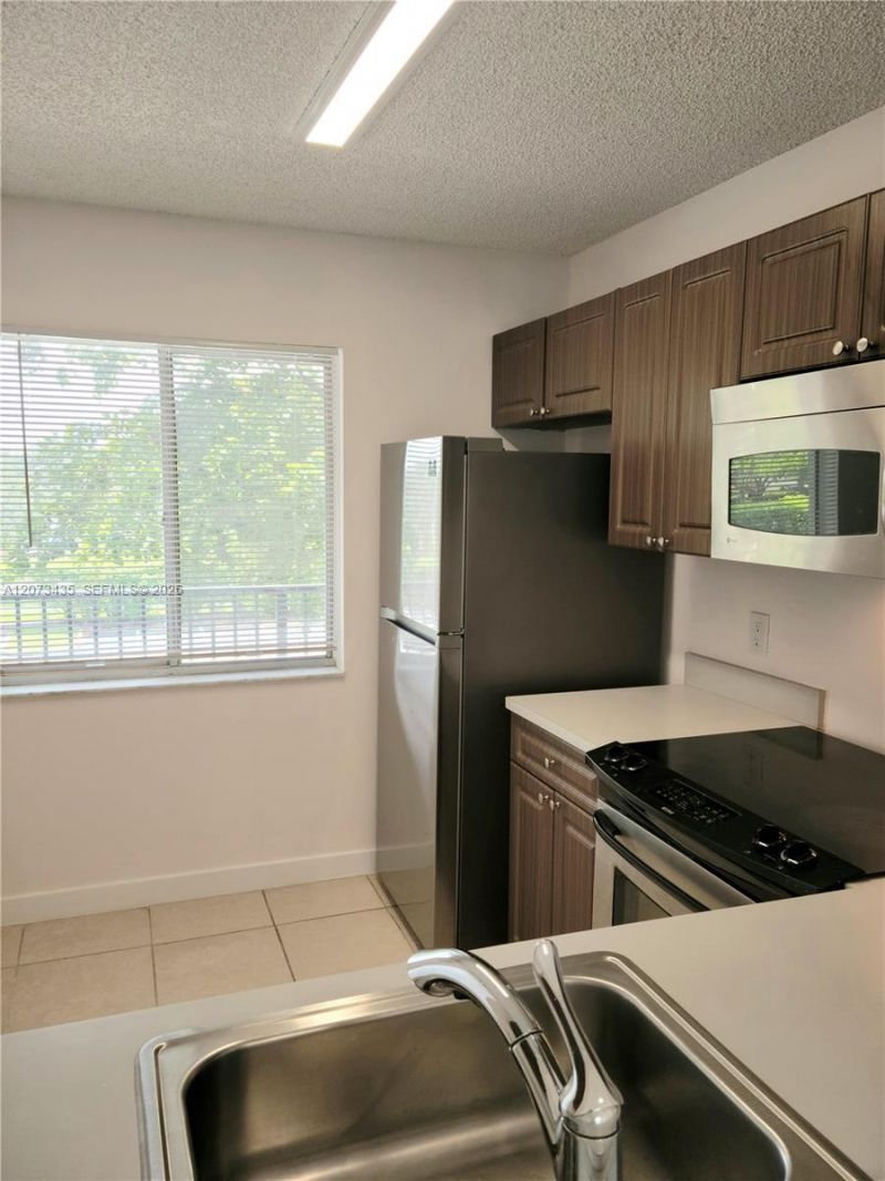 8620 N Sherman Cir , Unit 306, Miramar, FL 33025 Photo