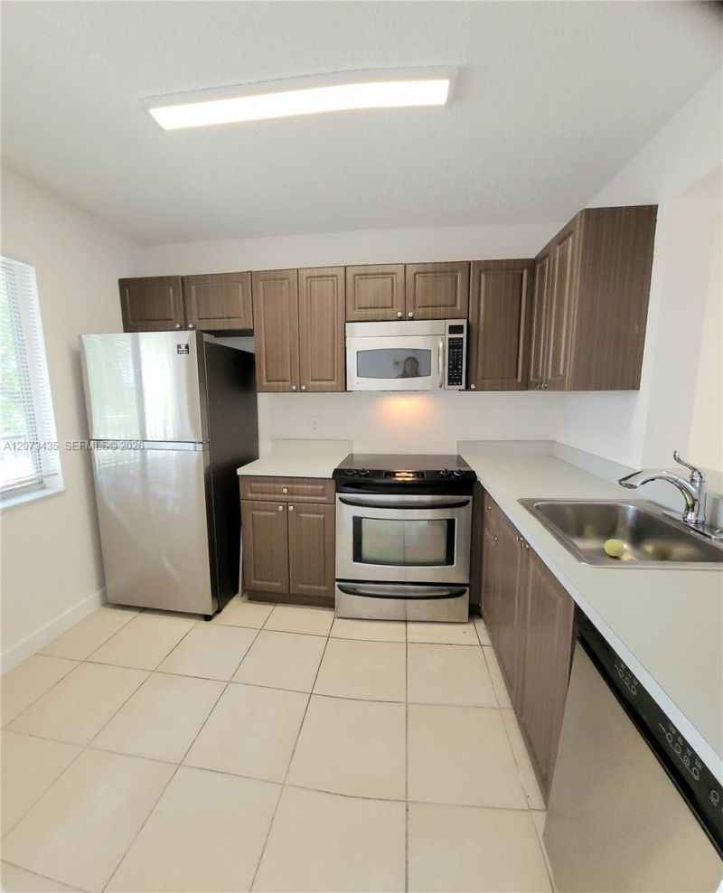 8620 N Sherman Cir , Unit 306, Miramar, FL 33025 Photo