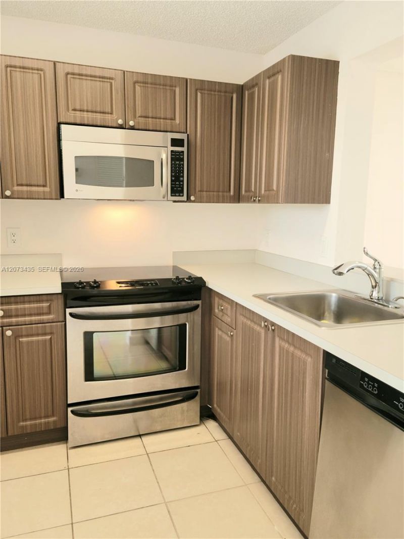 8620 N Sherman Cir , Unit 306, Miramar, FL 33025 Photo