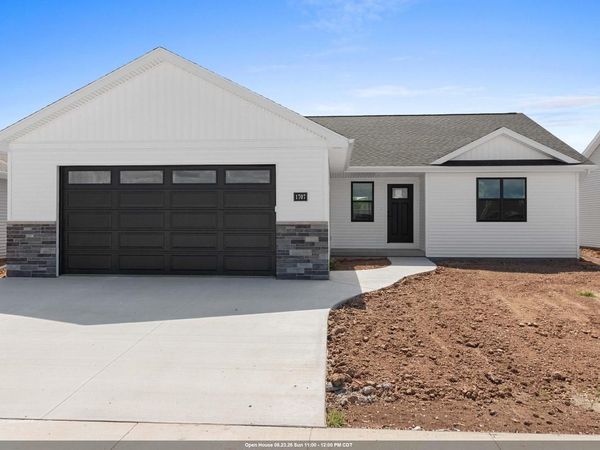 1707 GOLDEN GATE DRIVE, Appleton, WI 54913