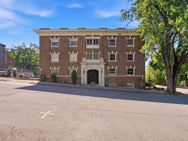 702 S Bernard St, Spokane, WA 99204