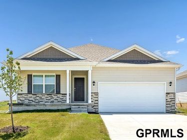 8823 S 184th Terrace, Omaha, NE 68136