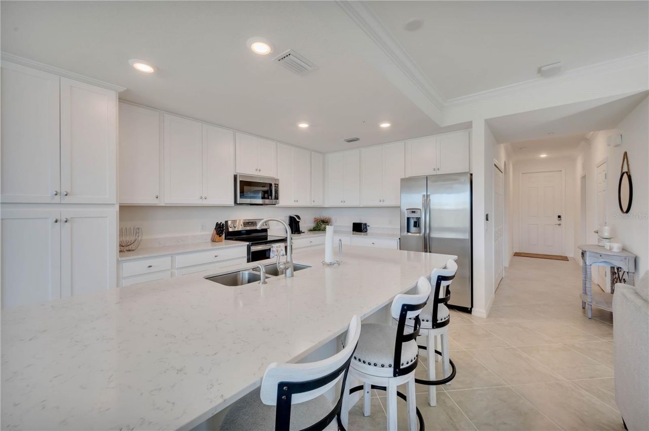 17510 Gawthrop Drive , Unit 203, Lakewood Ranch, FL 34211 Photo