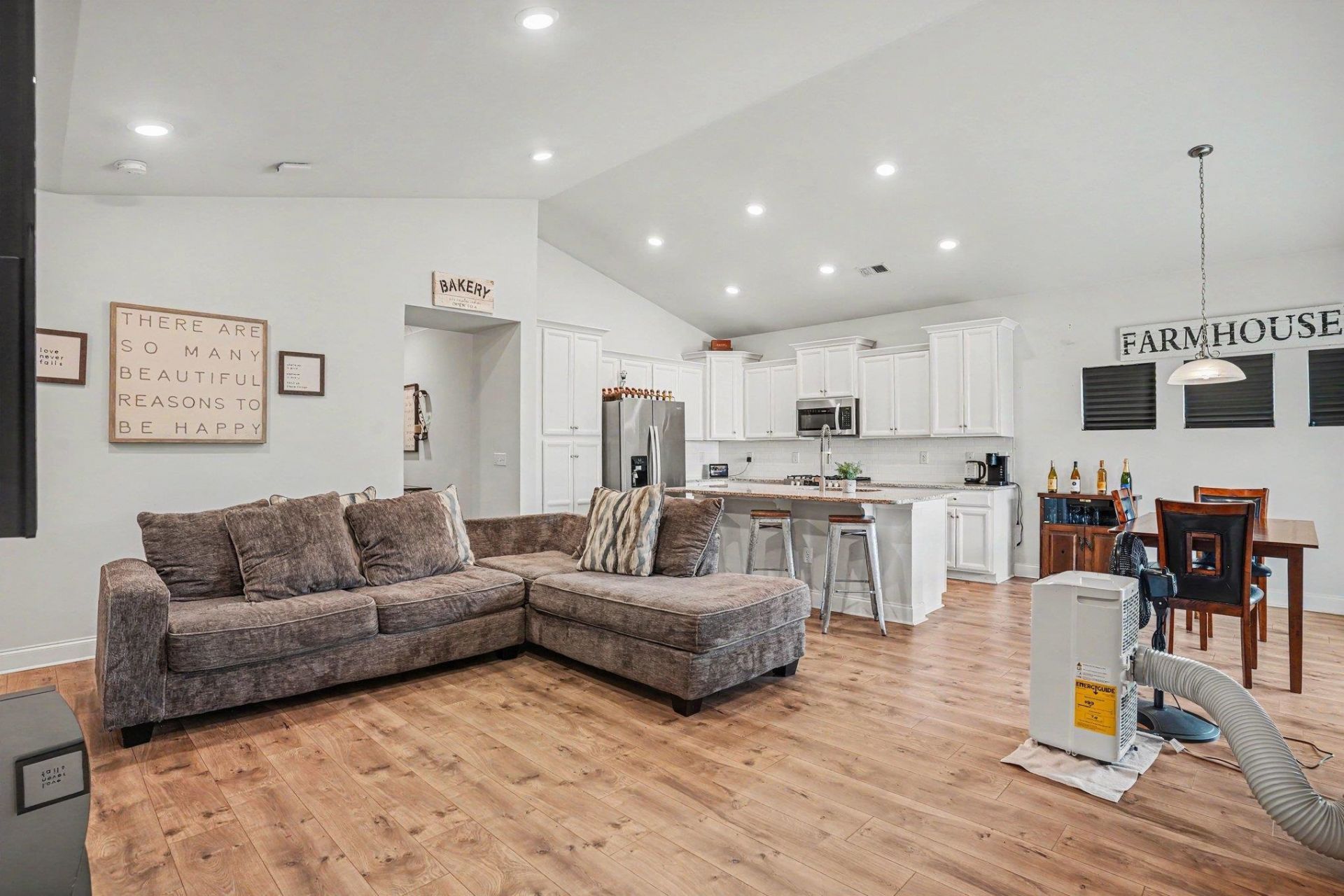 4467 Girvan Dr. Photo 10