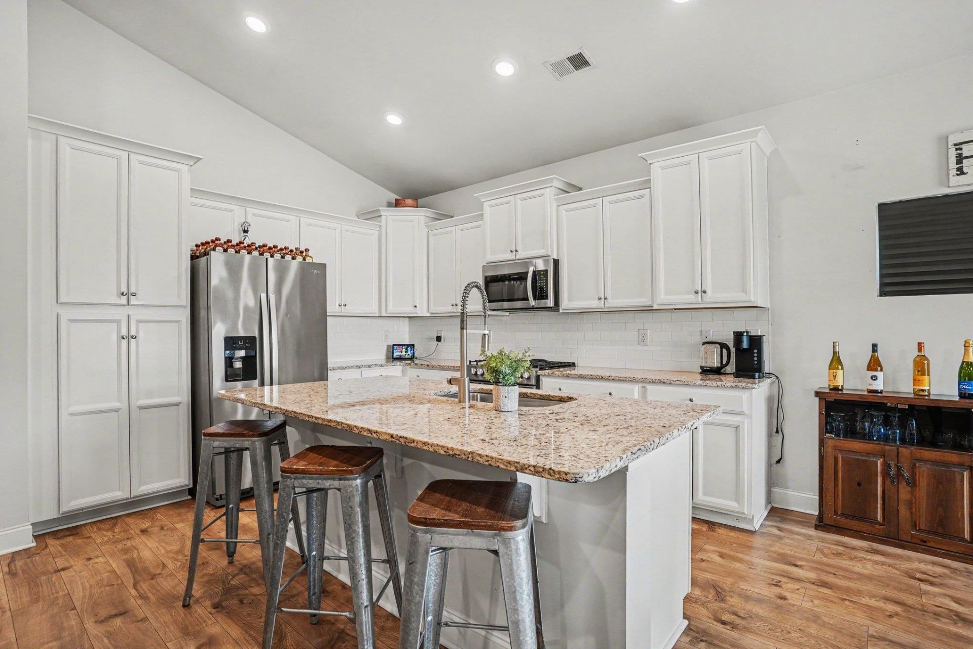 4467 Girvan Dr. Photo 15