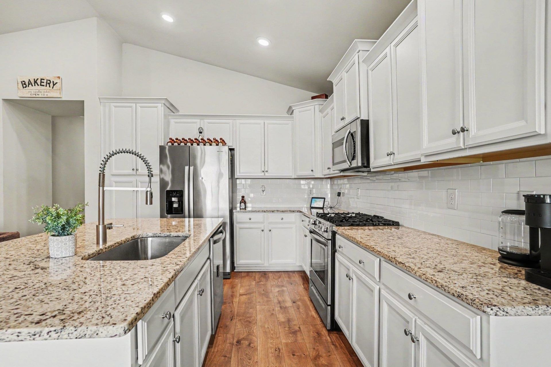 4467 Girvan Dr. Photo 17