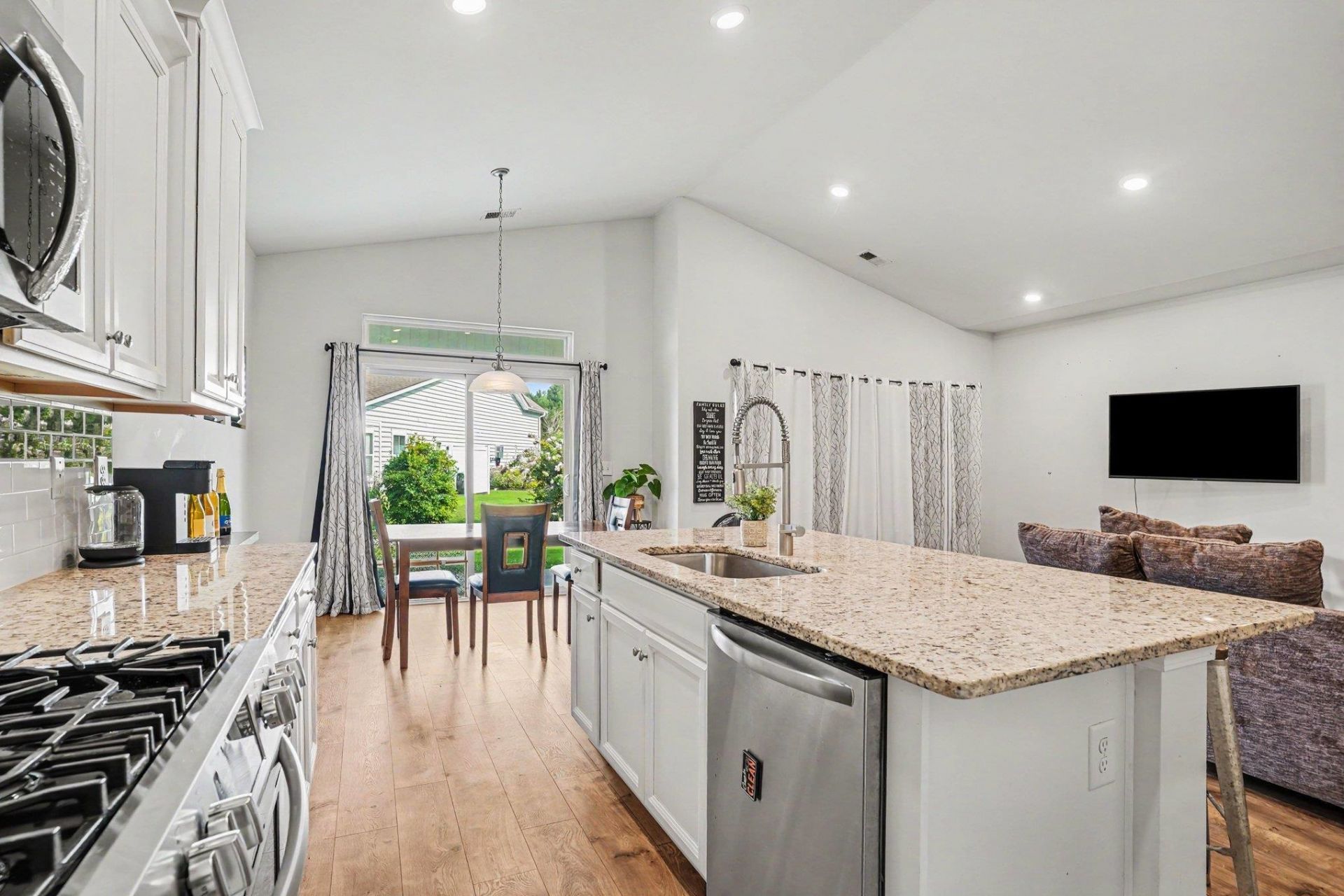 4467 Girvan Dr. Photo 18