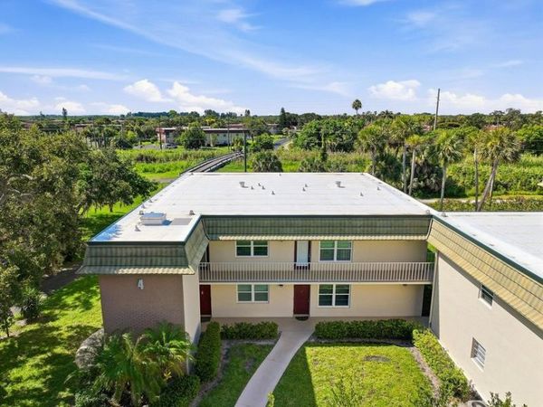 4 Vista Gardens Trail, Unit 207, Vero Beach, FL 32962