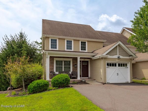 241 Keswick Drive, Blakeslee, PA 18610