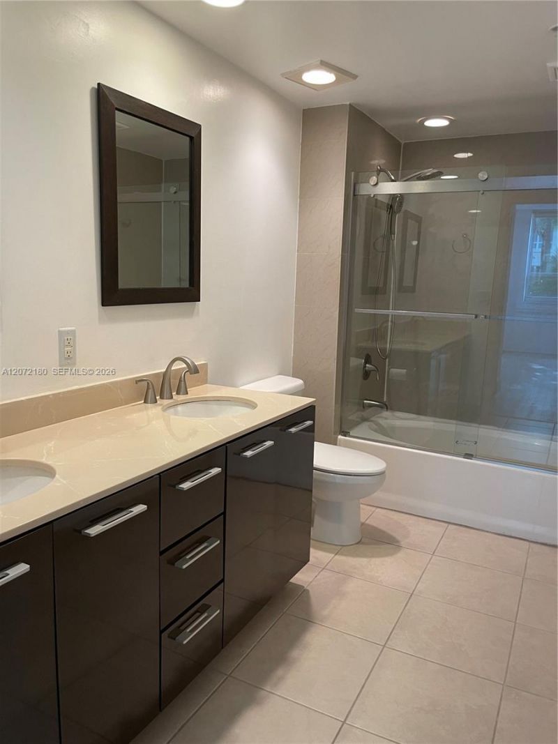 2000 N Bayshore Dr , Unit 205, Miami, FL 33137 Photo