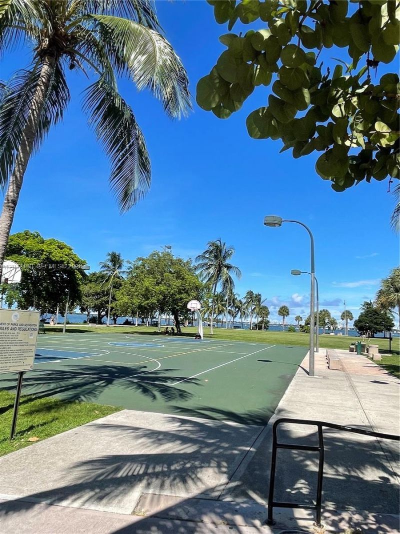 2000 N Bayshore Dr , Unit 205, Miami, FL 33137 Photo