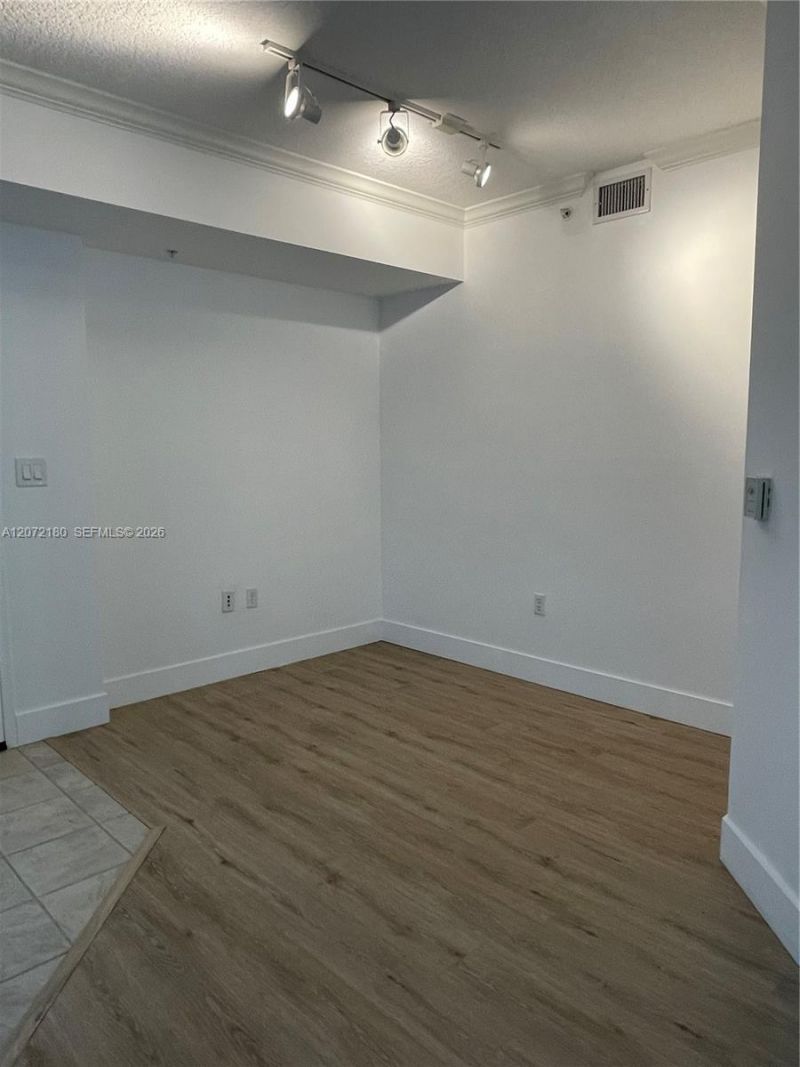 2000 N Bayshore Dr , Unit 205, Miami, FL 33137 Photo