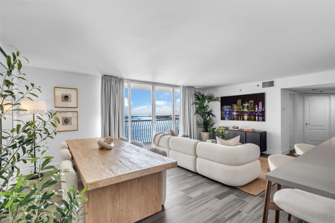 1200 Brickell Bay Dr , Unit 2501, Miami, FL 33131 Photo