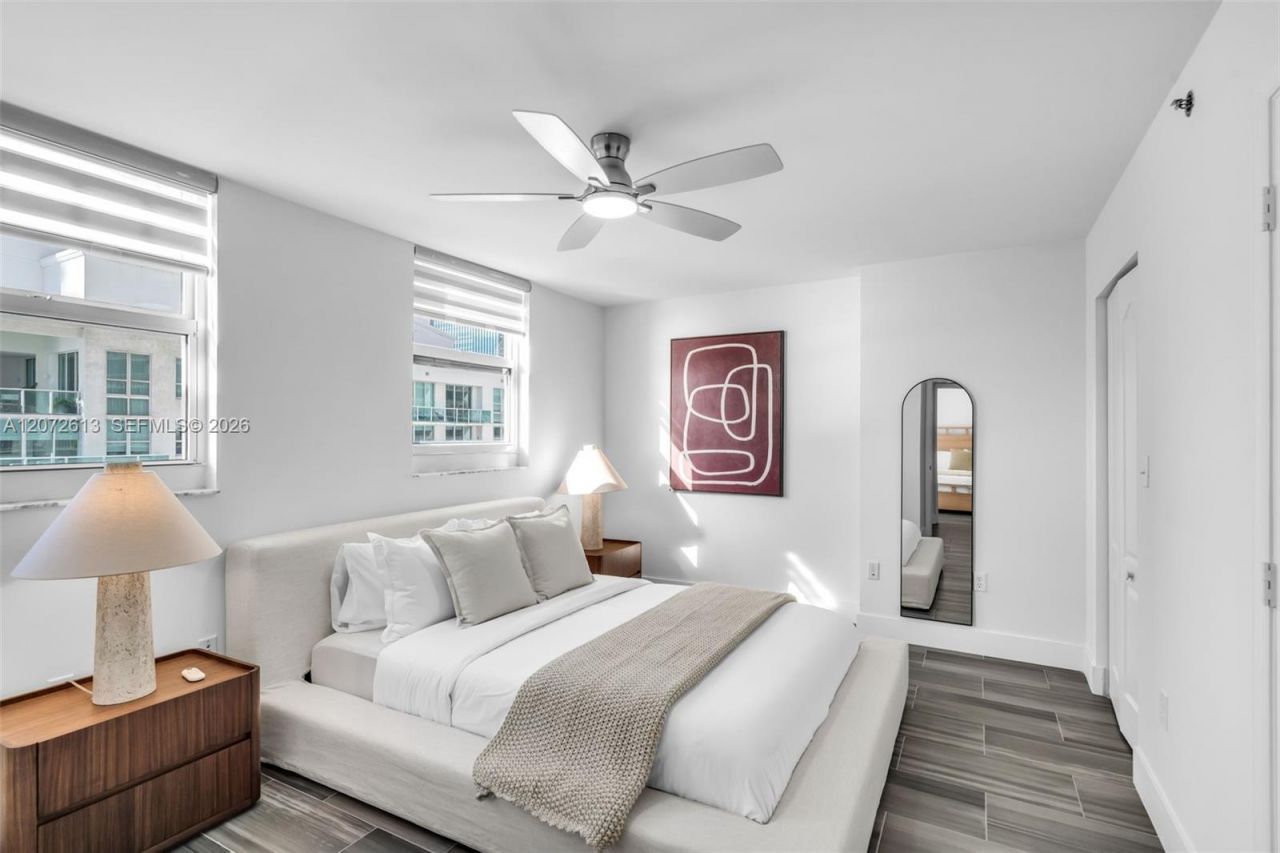 1200 Brickell Bay Dr , Unit 2501, Miami, FL 33131 Photo