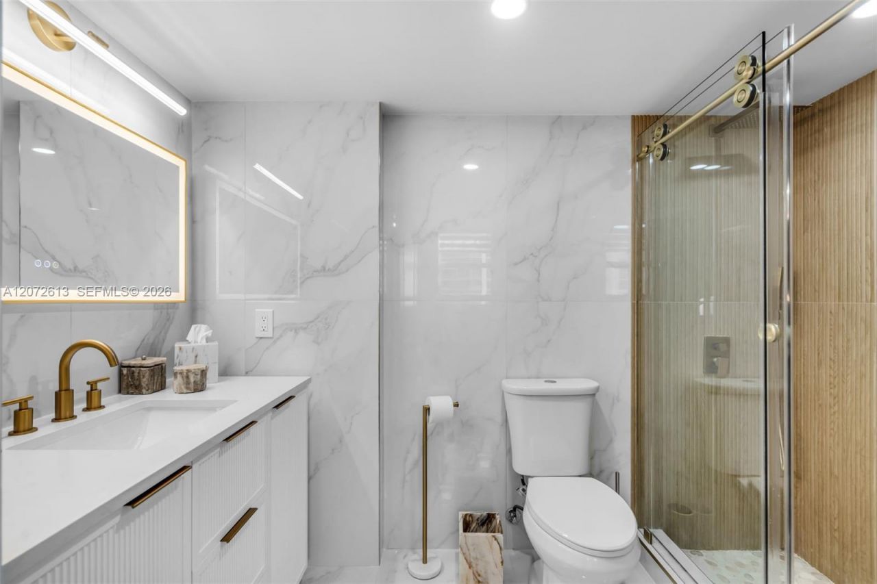 1200 Brickell Bay Dr , Unit 2501, Miami, FL 33131 Photo