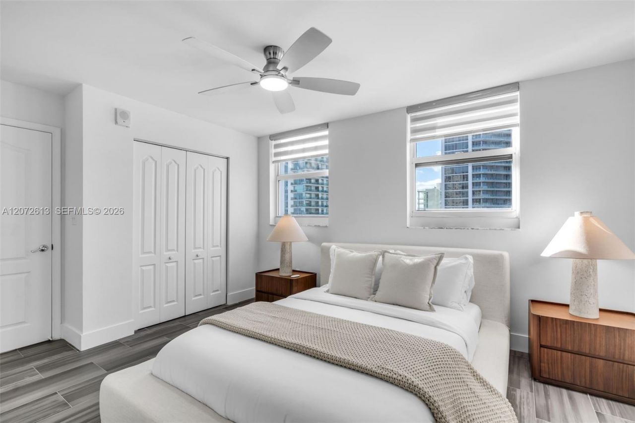 1200 Brickell Bay Dr , Unit 2501, Miami, FL 33131 Photo