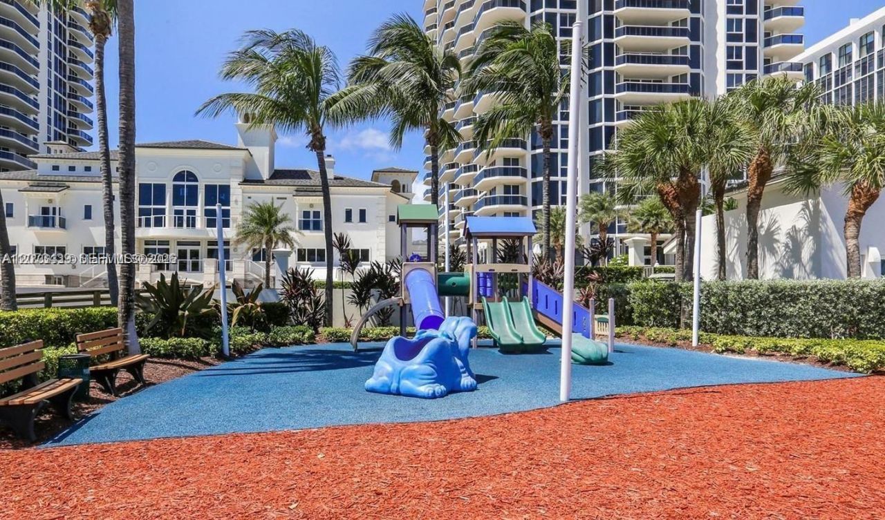 4779 Collins Ave , Unit 3708, Miami Beach, FL 33140 Photo