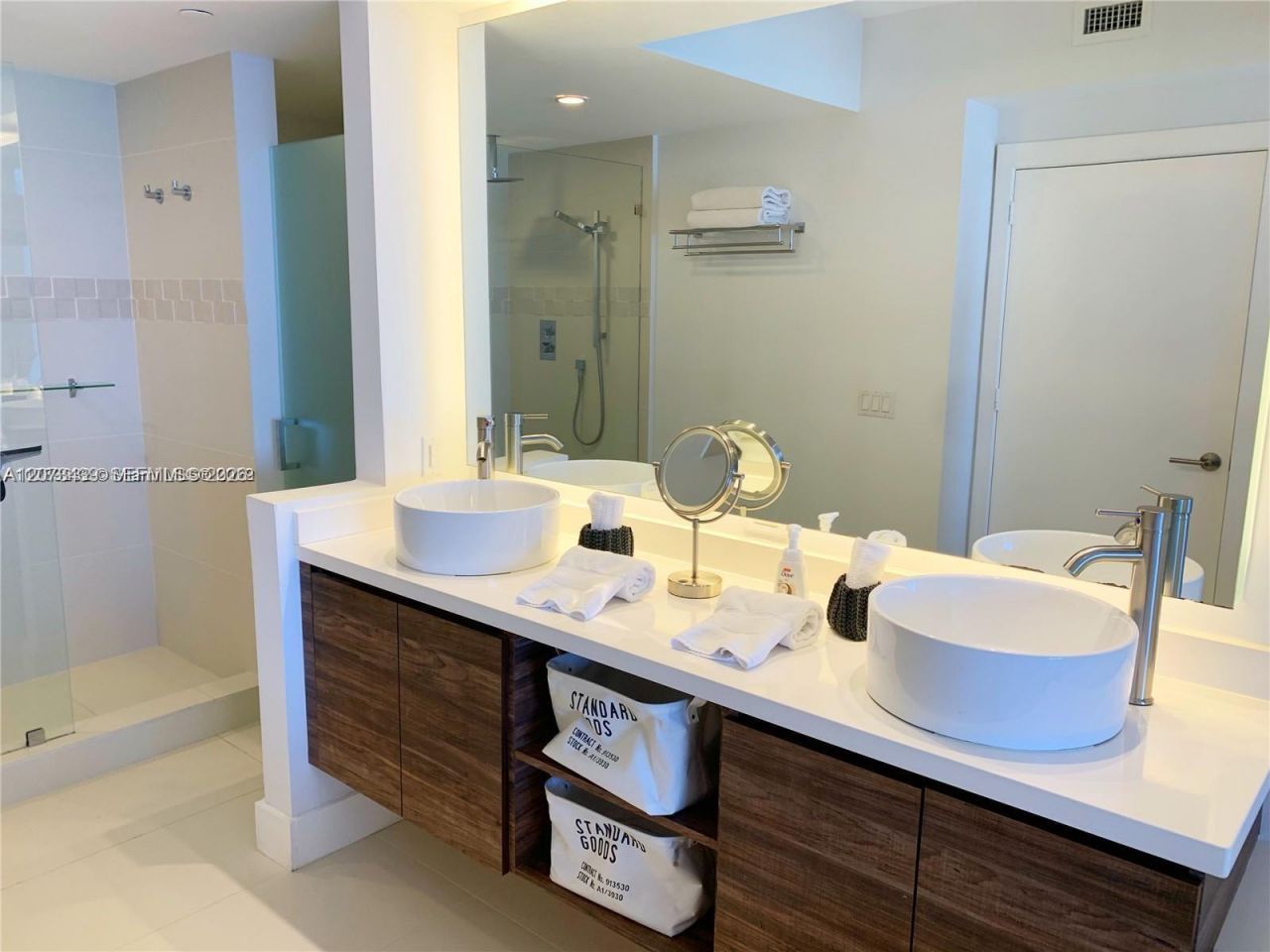 4779 Collins Ave , Unit 3708, Miami Beach, FL 33140 Photo