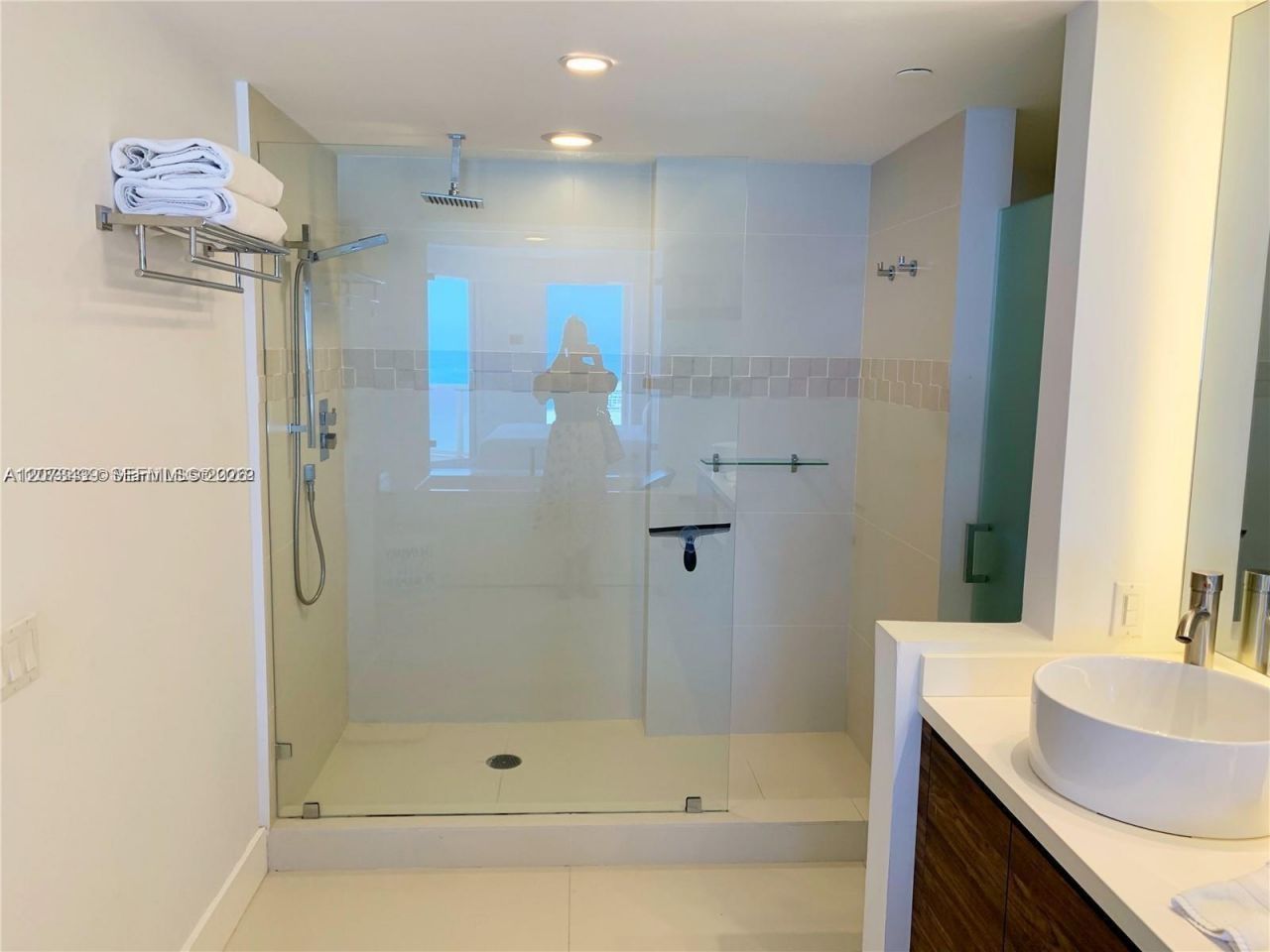 4779 Collins Ave , Unit 3708, Miami Beach, FL 33140 Photo