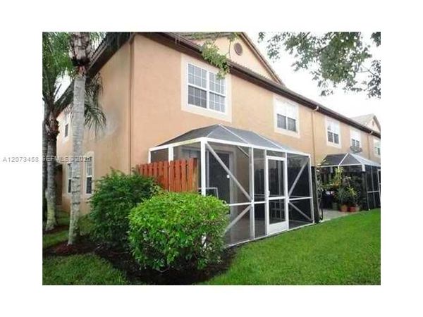 1621 Barcelona Way , Unit 6-32, Weston, FL 33327