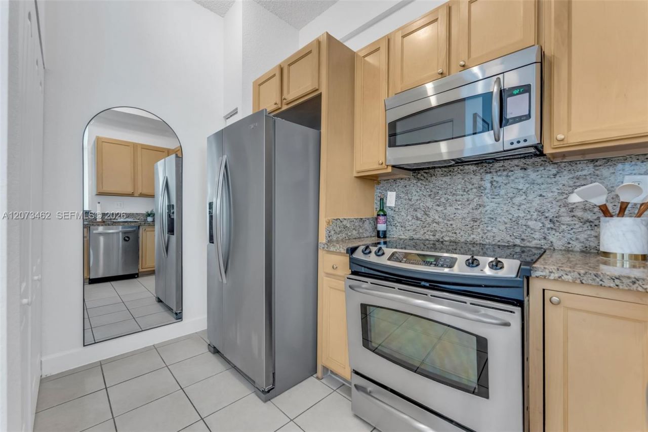 6001 SW 70th St, Unit 513, South Miami, FL 33143 Photo