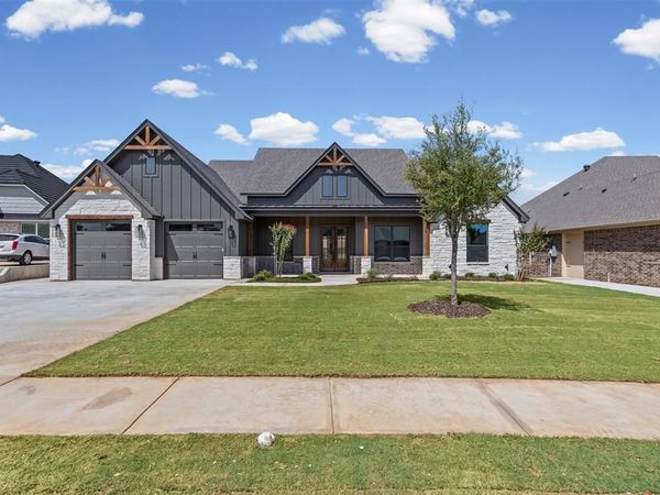 6657 Pinehurst Drive , Granbury, TX 76049