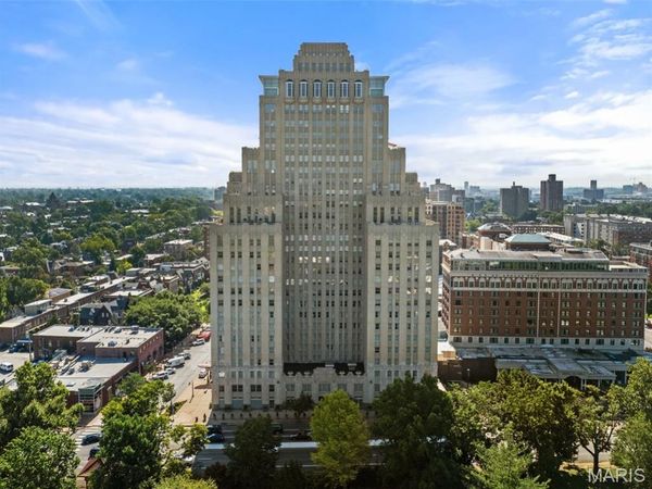 232 N Kingshighway Boulevard, Unit 1701/1801, St Louis, MO 63105