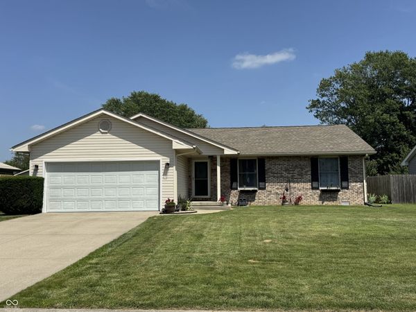 618 Idlewood Court , Seymour, IN 47274