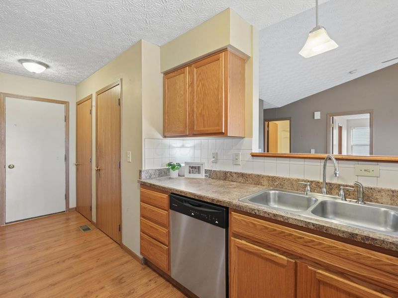 1977 Ashburn Drive, Delaware, OH 43015 Photo 9