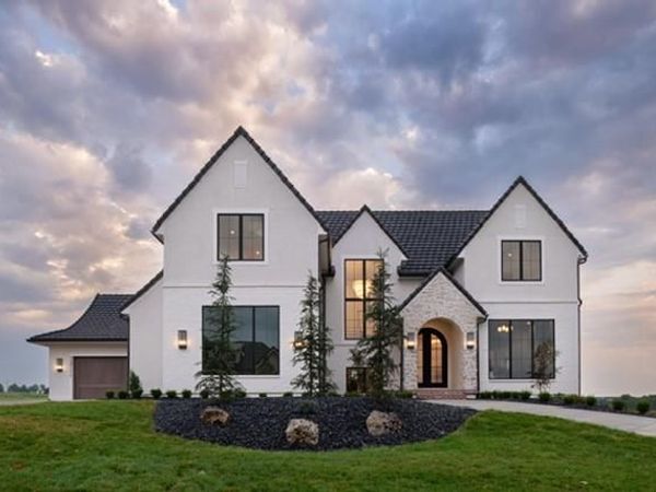 12111 W 173rd Terrace, Overland Park, KS 66221
