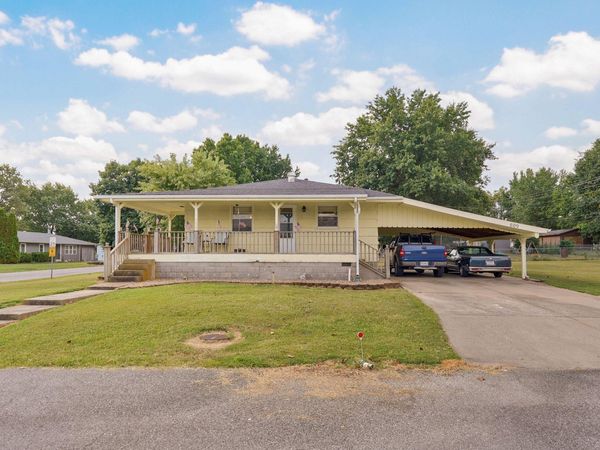 609 Seneker Avenue , Mt Vernon, MO 65712
