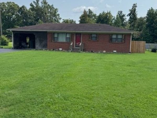 703 Due West Cir , Lafayette, TN 37083