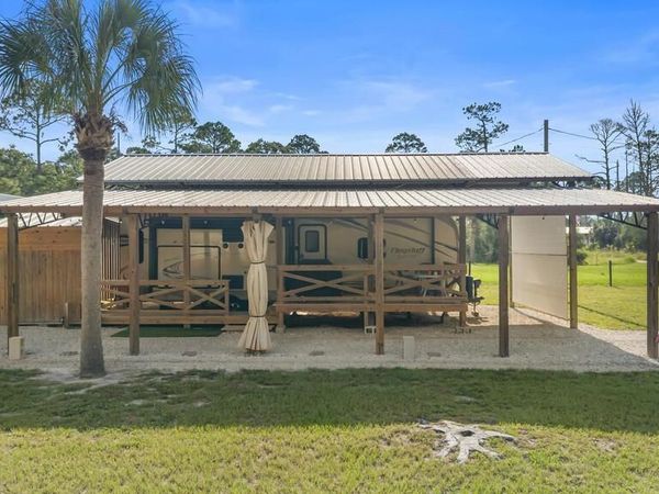 719 NE Second Ave, Steinhatchee, FL 32359