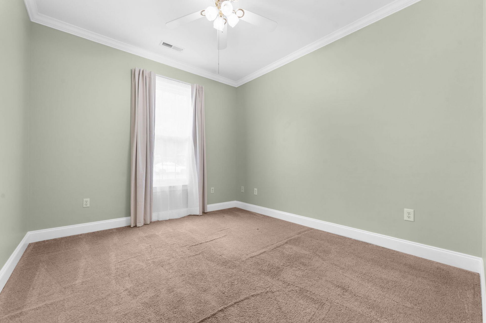 1311 Driftwood Drive Photo 32