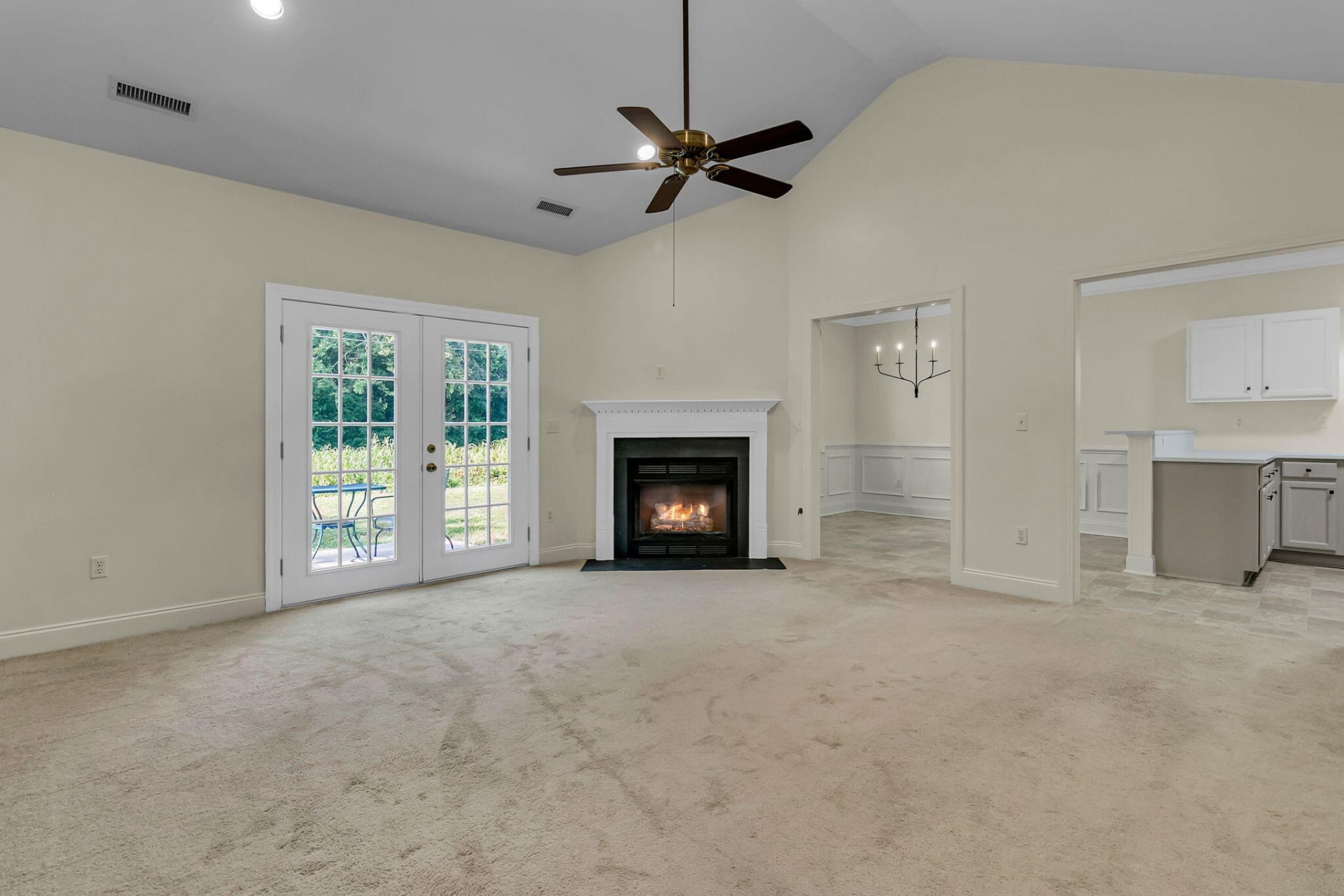 1311 Driftwood Drive Photo 5