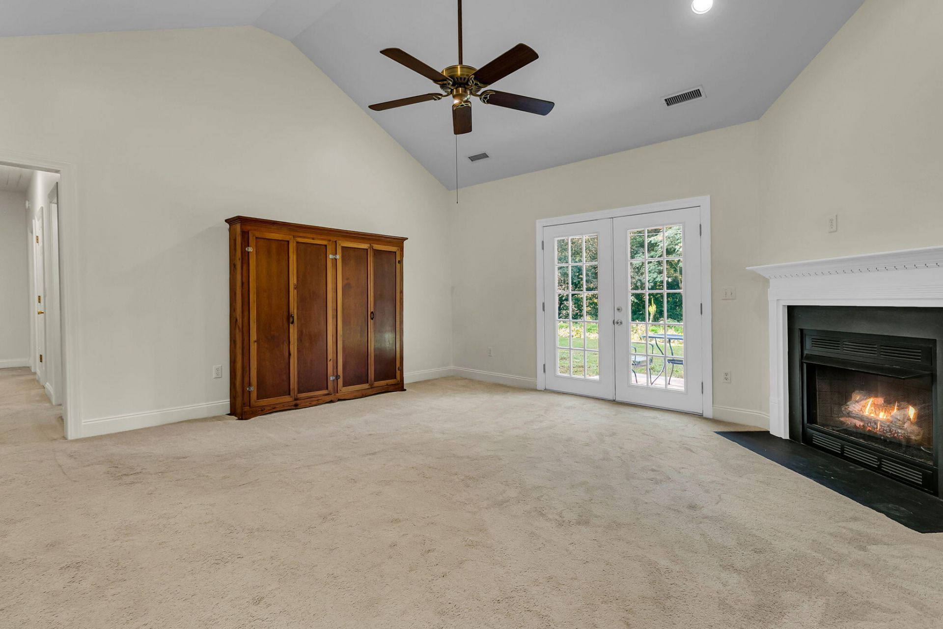 1311 Driftwood Drive Photo 6