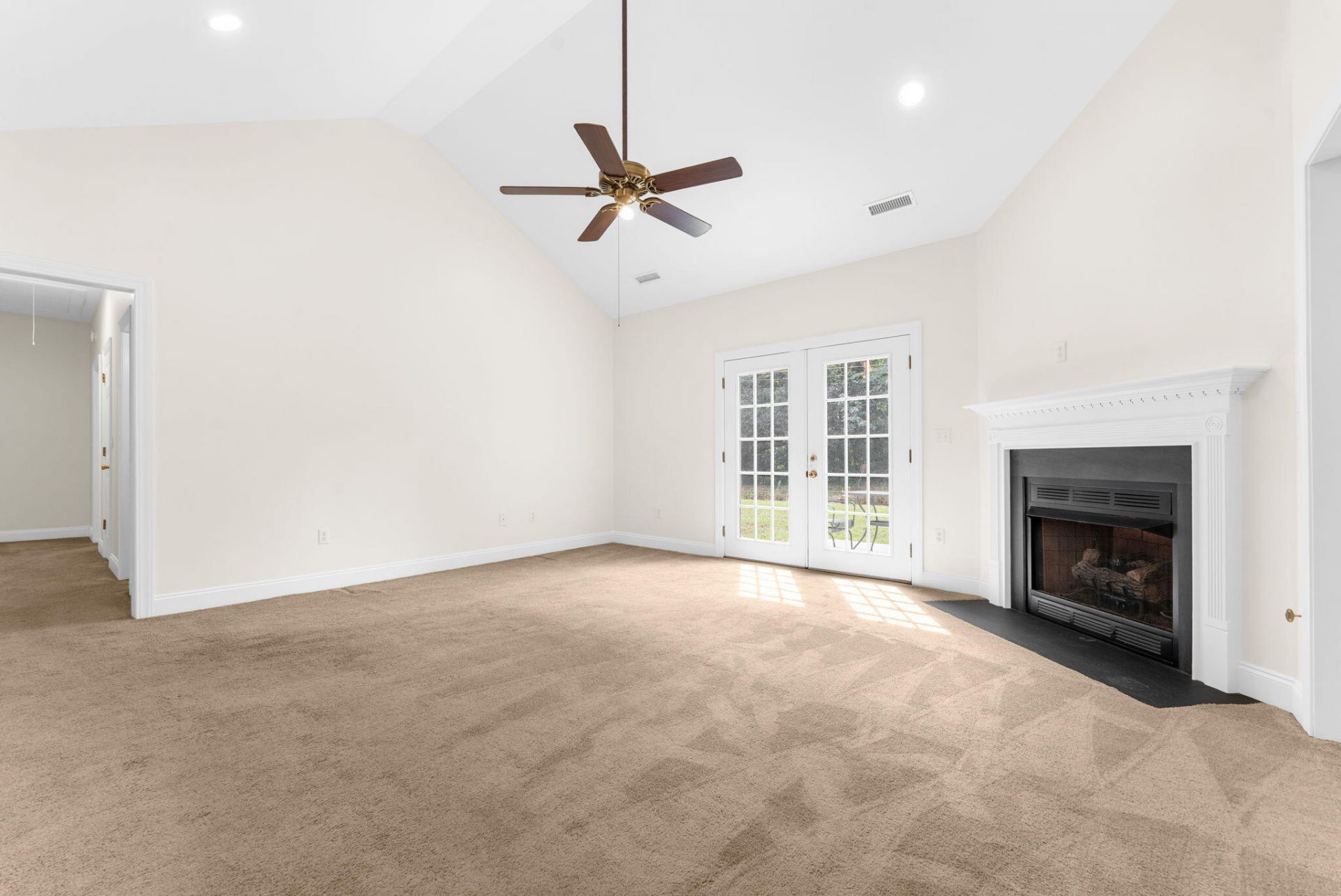1311 Driftwood Drive Photo 7