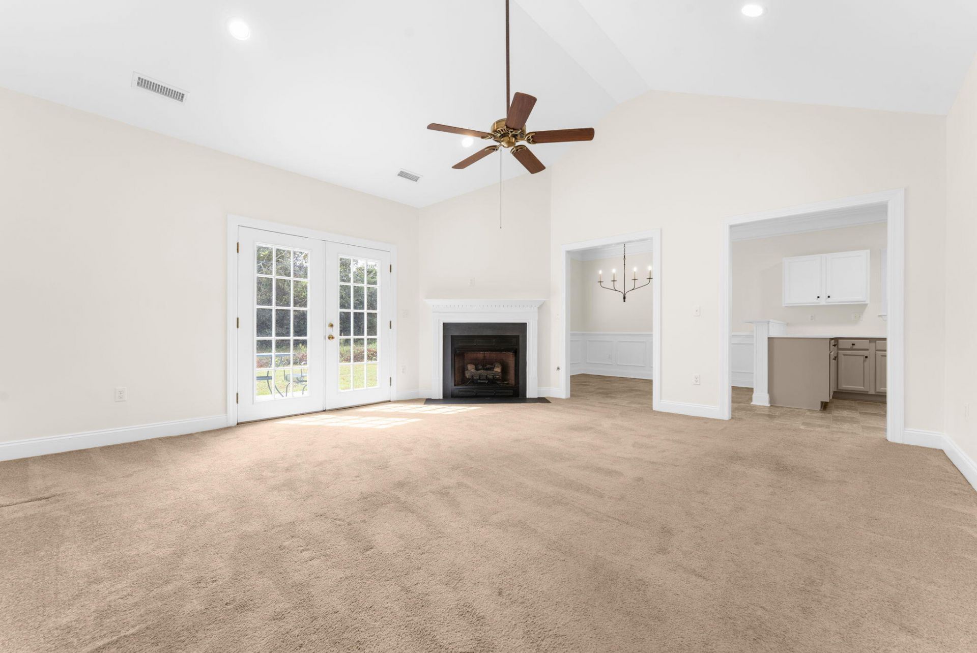 1311 Driftwood Drive Photo 8