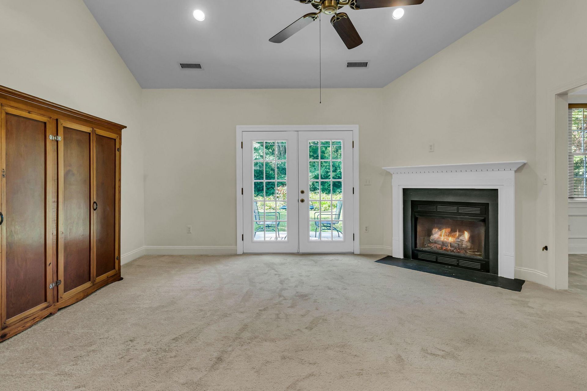 1311 Driftwood Drive Photo 8