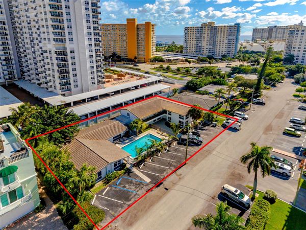 412 Sunset Drive, Unit 11, Pompano Beach, FL 33062