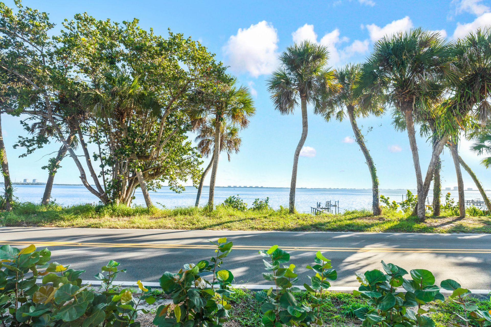 10007 S Indian River Drive, Fort Pierce, FL 34982 Photo