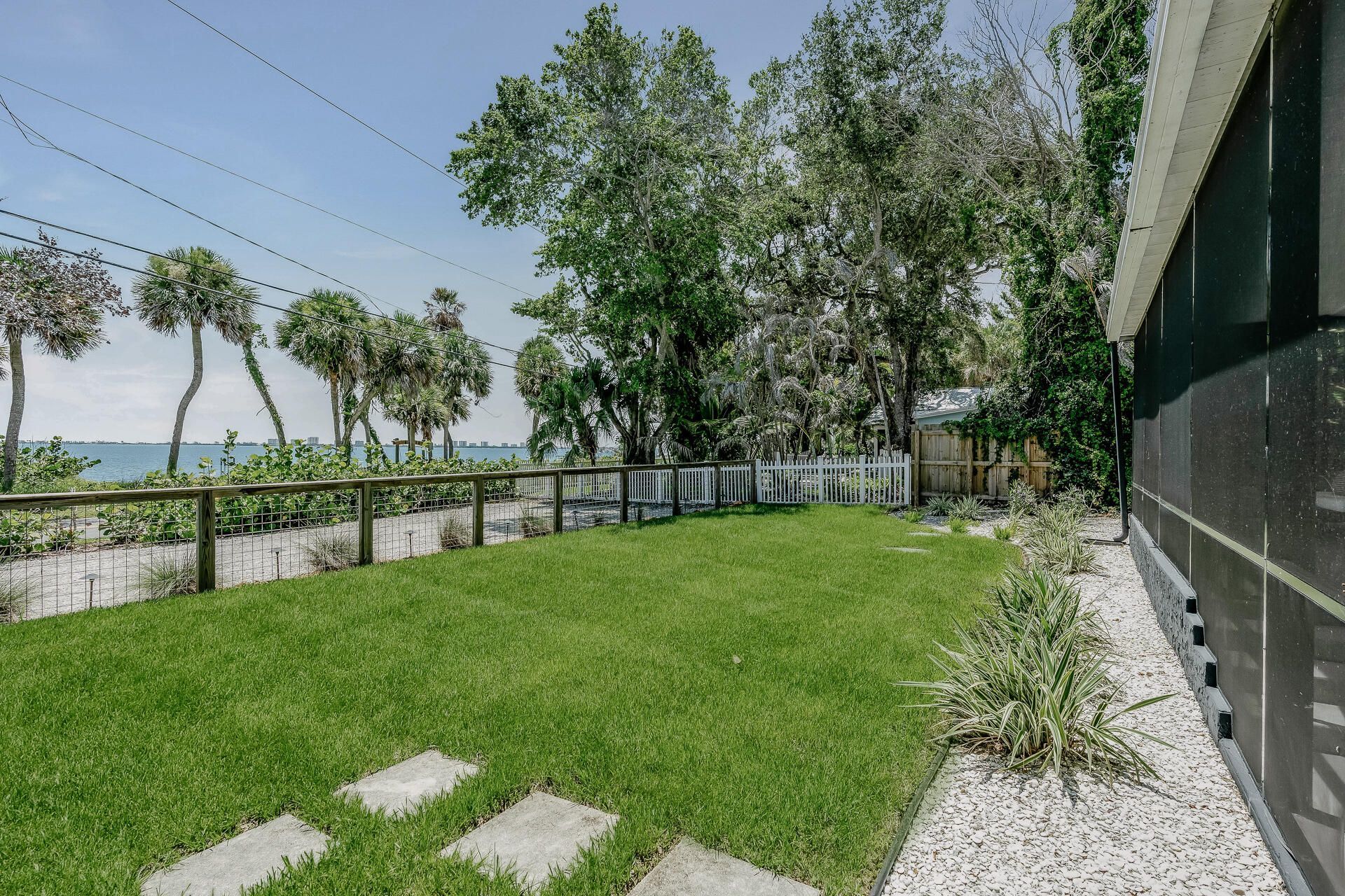 10007 S Indian River Drive, Fort Pierce, FL 34982 Photo